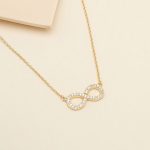 Cadena infinito cristal