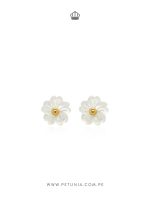 Aretes flor nacar