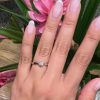 Anillo compromiso uñas