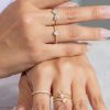 Anillo medio rivier diamantes