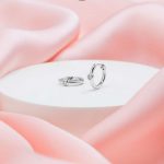 Argollas Mini Bezel Punto Diamante