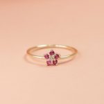 Anillo Roseta rojo dorado